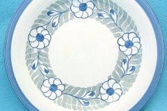 lunning_floral_wreath_14-inch_chop_plate_in_blue_and_gray